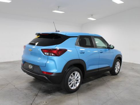 Used 2025 Chevrolet TrailBlazer LS w/ LS Convenience Package FWD image 9
