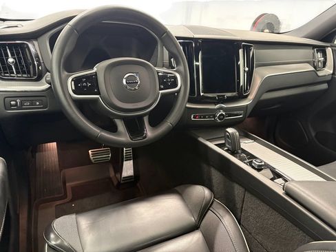 Used 2022 Volvo XC60 T8 R-Design w/ Advanced Package AWD/4WD image 18