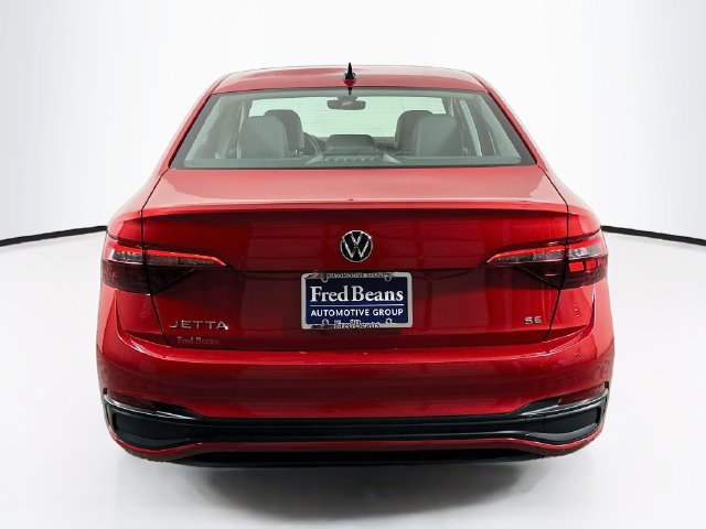 Certified 2023 Volkswagen Jetta SE w/ Panoramic Sunroof Package FWD image 7