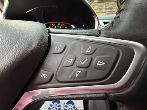 Used 2023 Chevrolet Equinox LT image 23