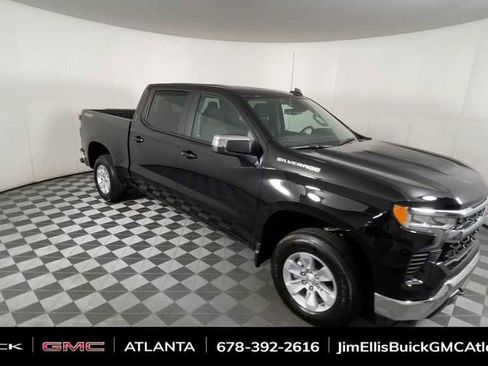 Used 2025 Chevrolet Silverado 1500 LT image 2