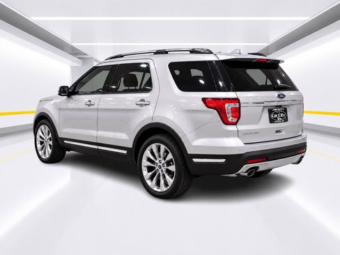 Used 2018 Ford Explorer Limited w/ Equipment Group 301A FWD image 3