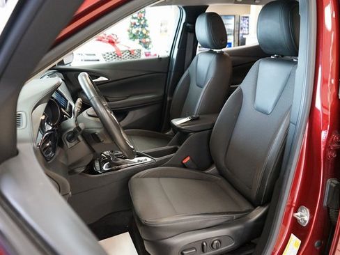 Used 2022 Buick Encore GX Select image 2