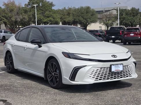 Used 2026 Toyota Camry XSE w/ Premium Plus Package FWD image 2