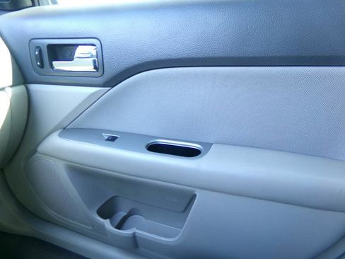 Used 2011 Ford Fusion SEL image 26