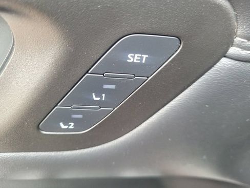 Certified 2023 Nissan Pathfinder Platinum FWD image 12