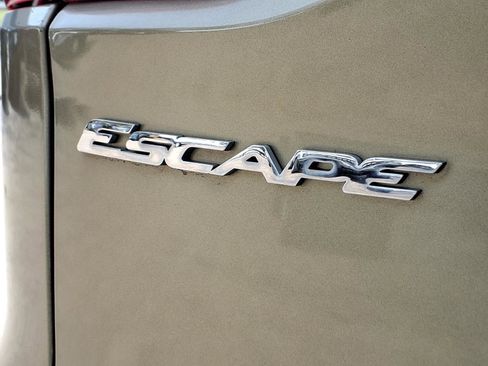 Used 2013 Ford Escape SEL image 19