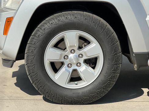 Used 2010 Jeep Liberty Sport w/ Popular Equipment Group AWD/4WD image 35