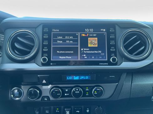Used 2022 Toyota Tacoma TRD Off-Road w/ Technology Package AWD/4WD image 19