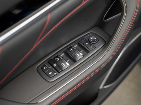 Used 2024 Maserati Levante GT Ultima image 14