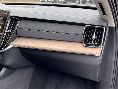 New 2026 Volvo XC90 B5 Plus image 29