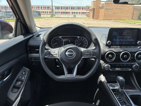 Used 2025 Nissan Sentra SV FWD image 27