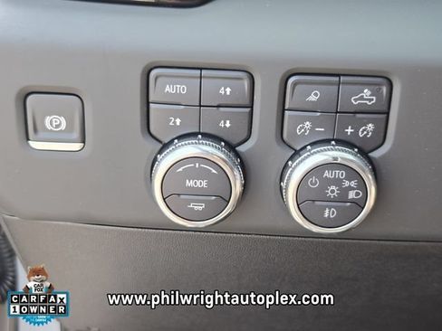 Used 2025 GMC Sierra 2500 AT4 w/ AT4 Premium Plus Package AWD/4WD image 25