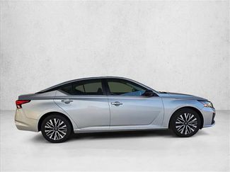 Used 2024 Nissan Altima 2.5 SV video 4