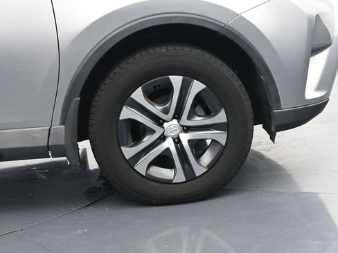 Used 2016 Toyota RAV4 LE AWD/4WD image 11