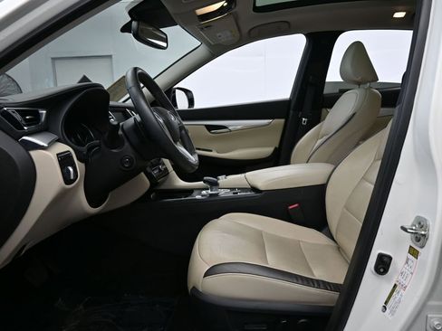 Used 2021 INFINITI QX50 Essential w/ Convenience Package image 11