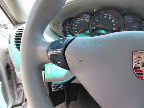 Used 2002 Porsche 911 Carrera RWD image 12