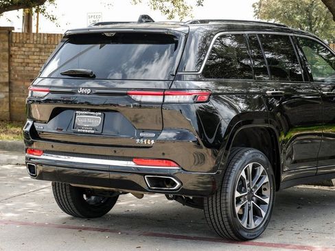 Used 2023 Jeep Grand Cherokee Overland w/ Luxury Tech Group IV image 17