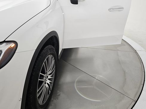 Certified 2024 Mercedes-Benz GLC 300 4MATIC image 44