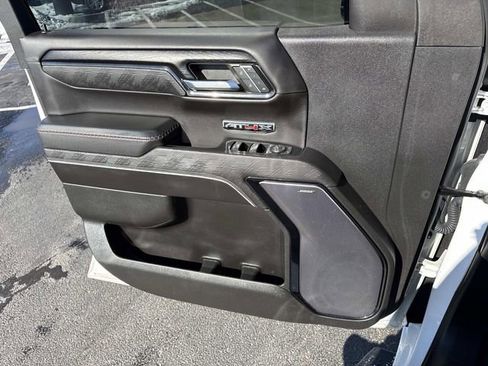 Used 2023 GMC Sierra 1500 AT4X image 8