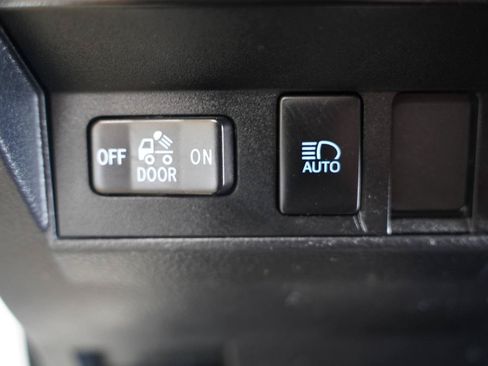 Used 2020 Toyota Tundra SR AWD/4WD image 25