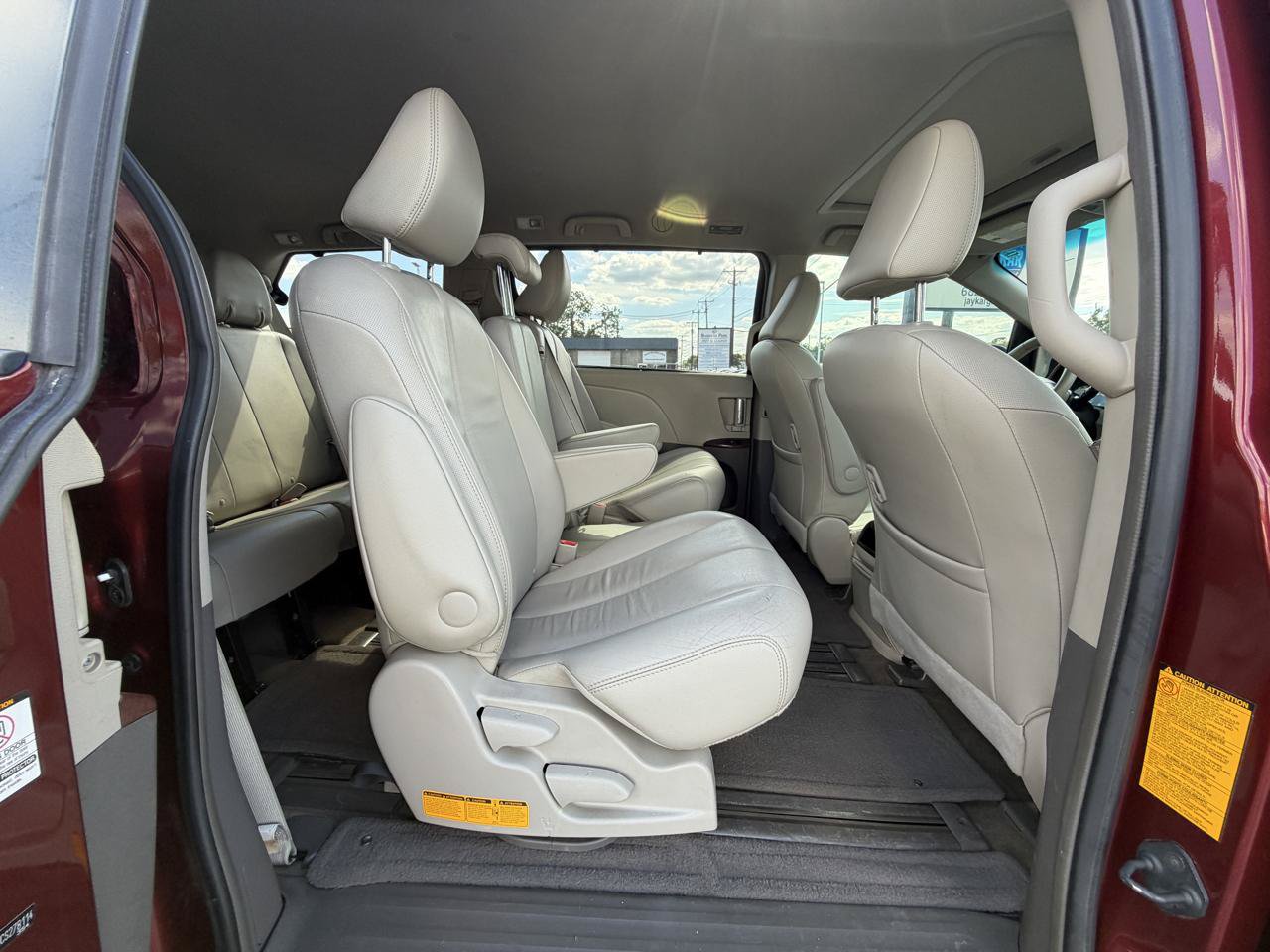 Used 2012 Toyota Sienna XLE FWD image 14