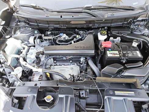 Used 2018 Nissan Rogue SL image 28