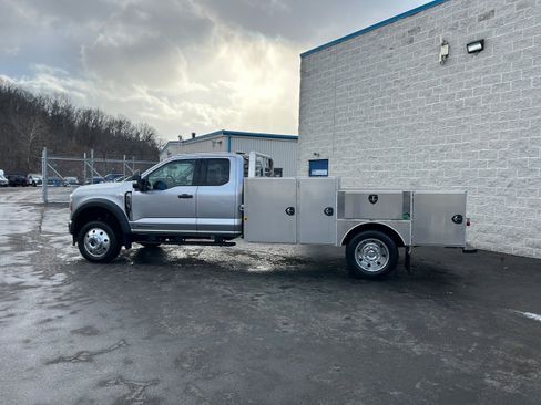 New 2026 Ford F550 4x4 Supercab Super Duty w/ XLT Value Package image 7