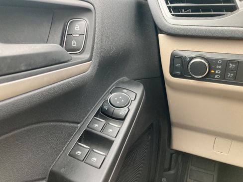 Certified 2022 Ford Escape SE w/ Convenience Package image 19