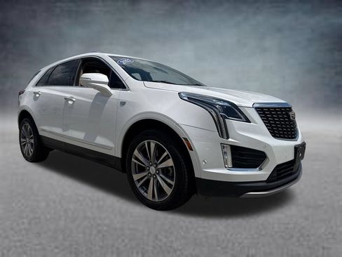 Used 2021 Cadillac XT5 Premium Luxury w/ Platinum Package FWD image 11