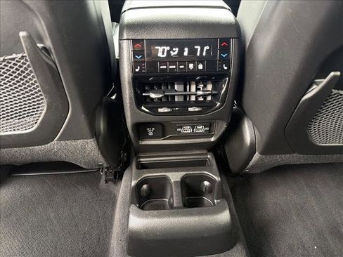 Used 2022 Jeep Grand Cherokee L Overland w/ Advanced Protech Group III image 23