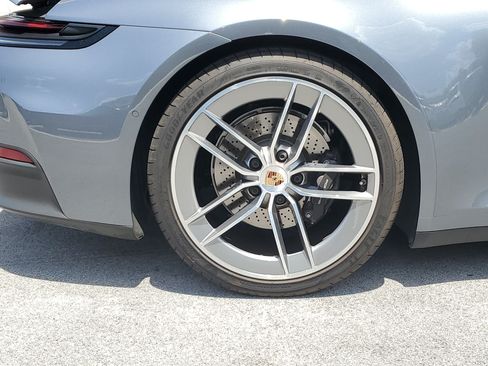 Used 2025 Porsche 911 Carrera T RWD image 7