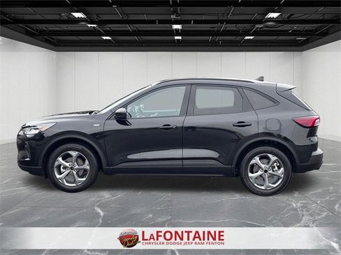 Used 2025 Ford Escape ST-Line image 2