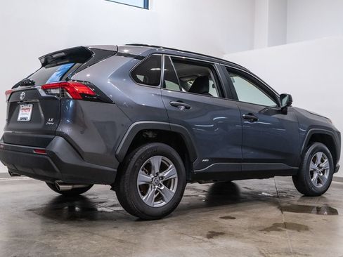 Certified 2025 Toyota RAV4 LE AWD/4WD image 9