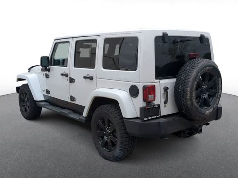 Used 2014 Jeep Wrangler Unlimited Sahara w/ Dual Top Group AWD/4WD image 6