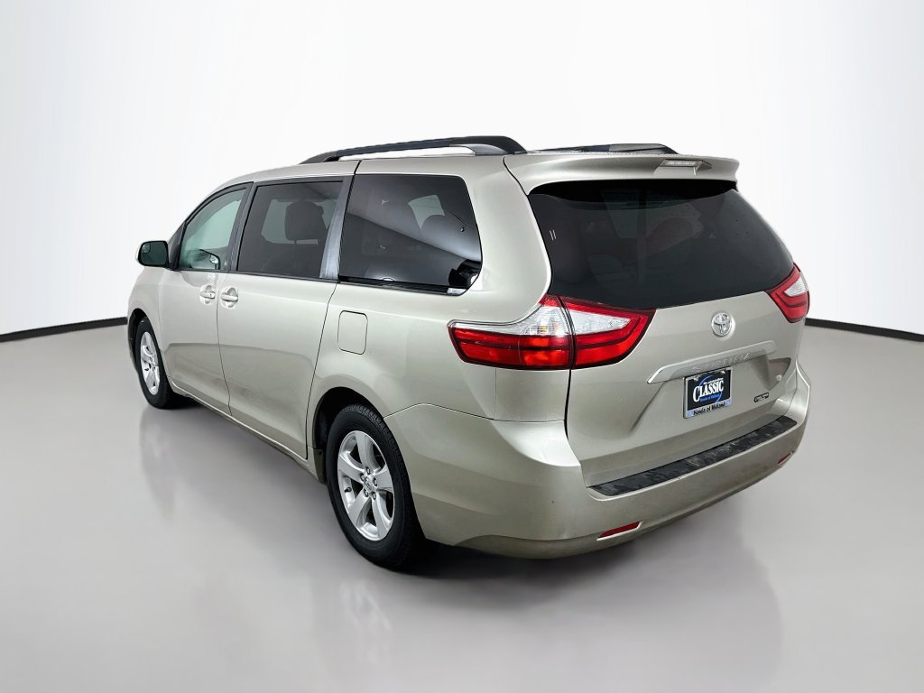 Used 2017 Toyota Sienna LE FWD image 5