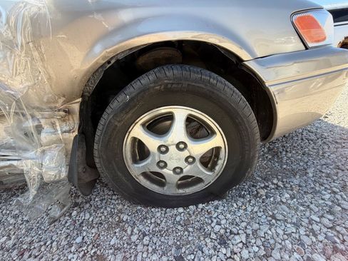 Used 1999 Toyota Camry LE FWD image 13