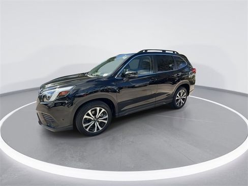 Used 2023 Subaru Forester Limited image 4