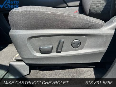 Used 2025 Nissan Pathfinder SV FWD image 9