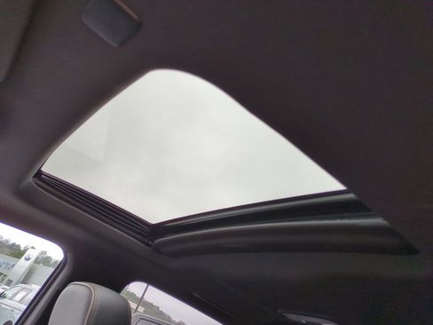 Used 2023 GMC Canyon Denali image 25