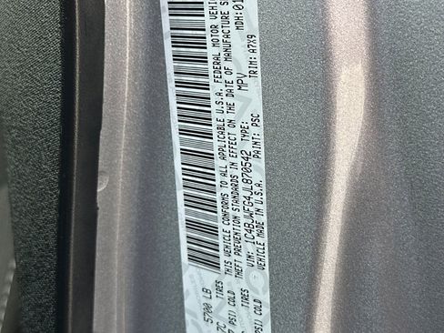 Used 2018 Jeep Wrangler Unlimited Rubicon w/ Connectivity Group AWD/4WD image 28