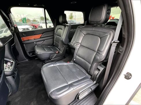 Used 2019 Lincoln Navigator Reserve image 19