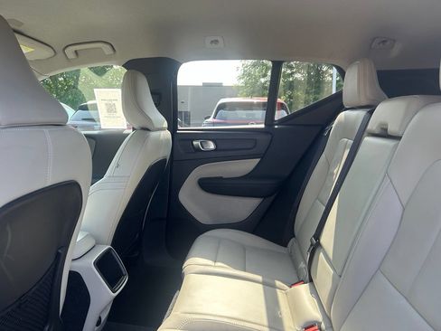 Used 2019 Volvo XC40 T5 Momentum AWD/4WD image 15