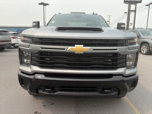 New 2026 Chevrolet Silverado 2500 Custom w/ Custom Value Package AWD/4WD image 10
