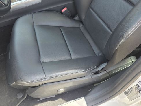 Used 2016 Mercedes-Benz E 350 Sedan w/ Premium Package image 34