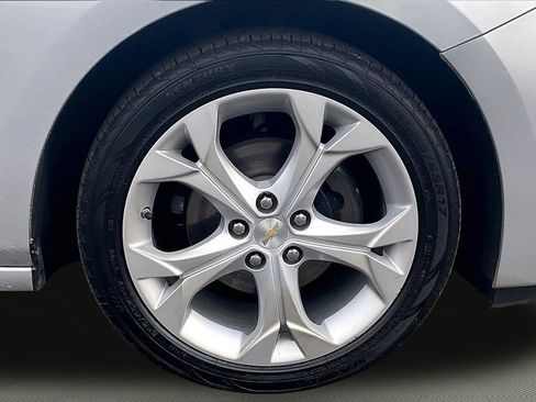 Used 2018 Chevrolet Cruze Premier image 33