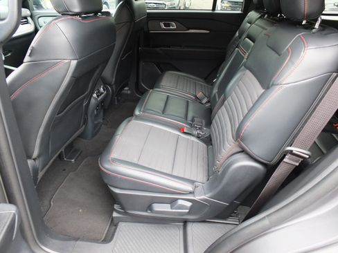 Used 2025 Ford Explorer ST-Line w/ ST-Line Street Pack AWD/4WD image 12