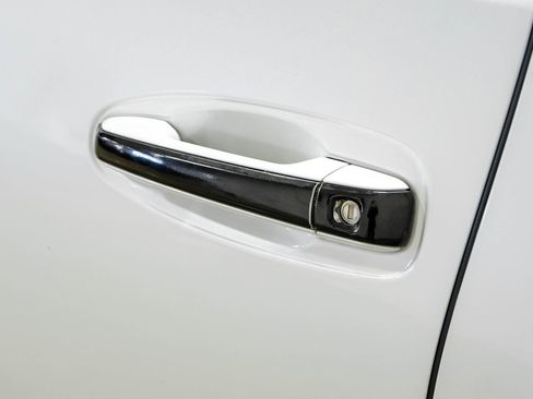 Used 2021 Lexus GX 460 Premium w/ Premium Plus Package image 40