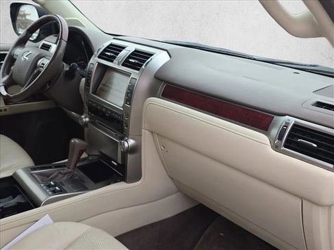 Used 2010 Lexus GX 460 image 22