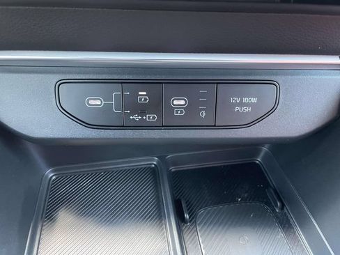 Certified 2026 Kia Carnival EX FWD image 34